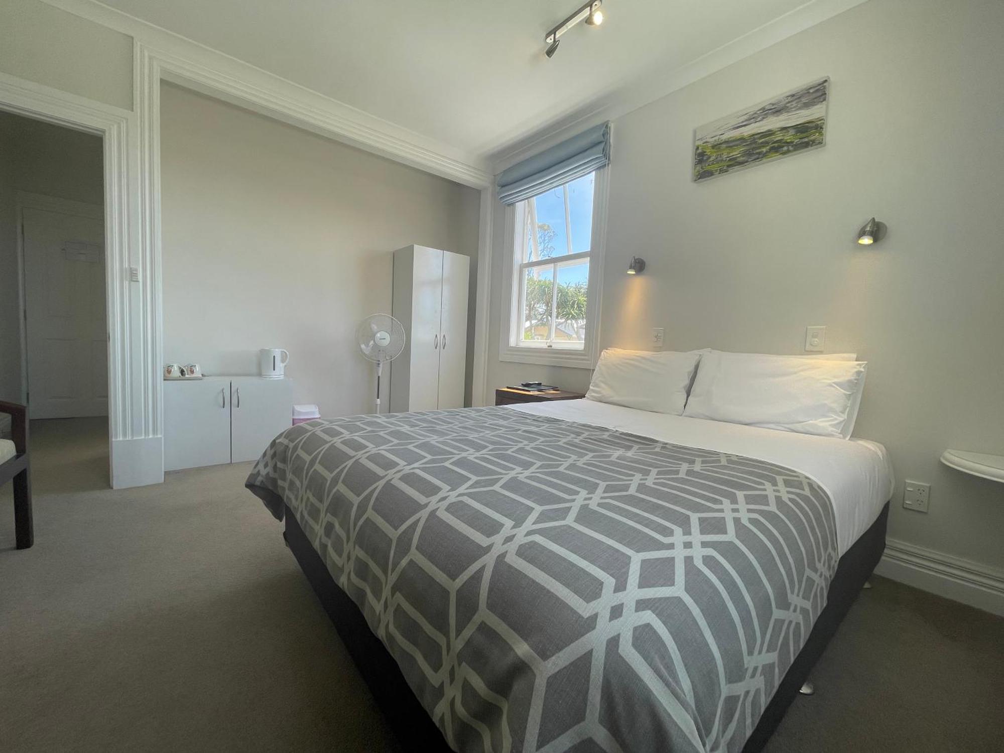 Western Springs To Heritage Guest house 4*