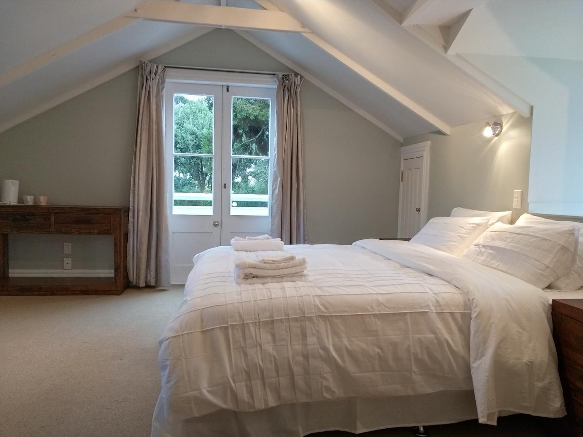 Western Springs To Heritage Guest house 4*